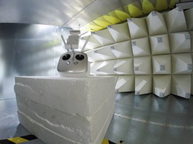 Gtem hücrede EMC test etmek için hazırlanan kablosuz denetleyicisi