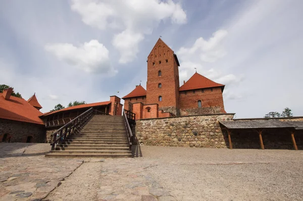 Vista interna del castillo de Trakai en Trakai, Lituania —  Fotos de Stock