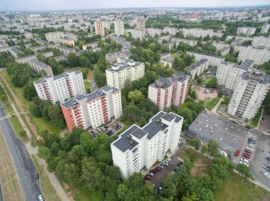 Eiguliai İlçesi havadan görünümü birçok bloku ile yenilenmiş evlerde