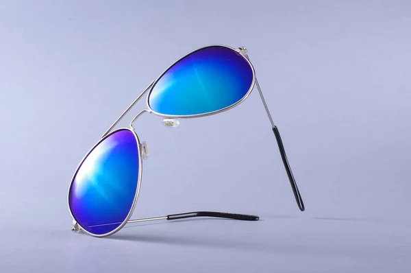 Elegantes gafas de ojo azul — Foto de Stock