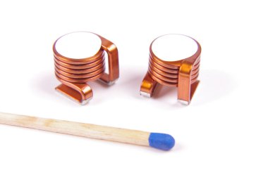 Kibrit başlığıyla karşılaştırıldığında yüksek güçlü düz kablo Yüzey Aygıtı SMD bobini