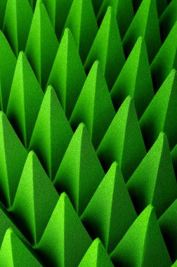 Yumuşak melez piramit mikrodalga ve radyo frekansı emicileri kapatın.