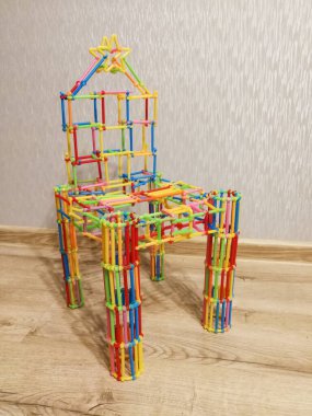 Plastik oyuncak üreticisinden inşa edilen yaratıcı tasarım sandalyesi