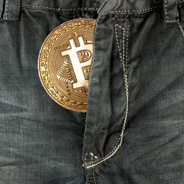Kotun cebindeki Bitcoin sembolik madeni para kavramı