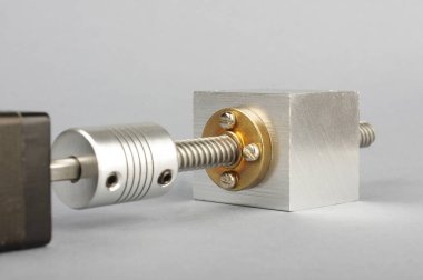 Kurşun vida çubuğu, motor şaftı bağlantısı ve alüminyum bloğundan mekanik doğrusal çalıştırıcı