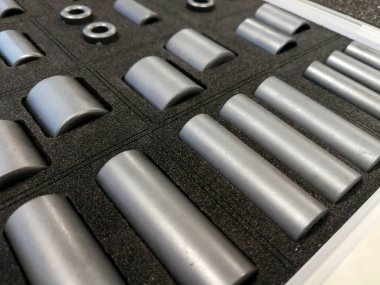 Otomotiv endüstrisi uygulamaları için kablo için elektromanyetik uyumluluk ferritleri