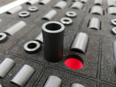 Otomotiv endüstrisi uygulamaları için kablo için elektromanyetik uyumluluk ferritleri