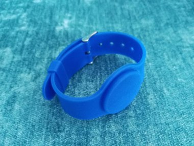 Radyo Frekans Tanımlama RFID etiketi oteller için bilekliğe eklendi