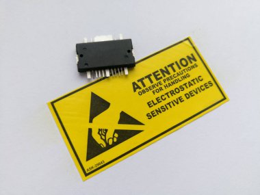 Elektrostatik duyarlı aygıtlar etiketleme ve elektronik bileşen