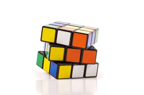 Jouet Populaire Rubik Cube Isolé Sur Fond Blanc — Photo