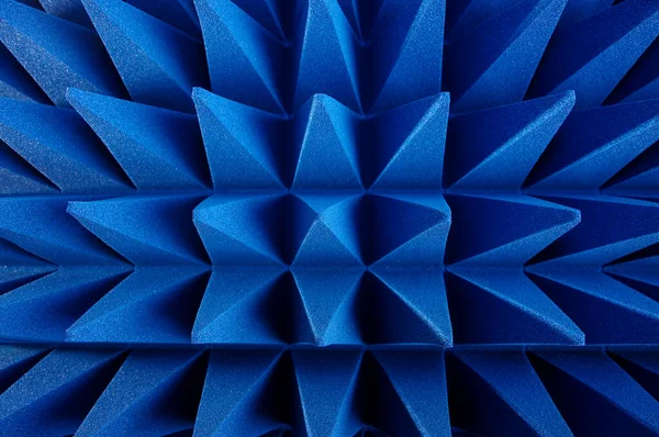 Mavi Yumuşak Melez Piramit Mikrodalga Radyo Frekansı Emicileri Kapatın — Stok fotoğraf