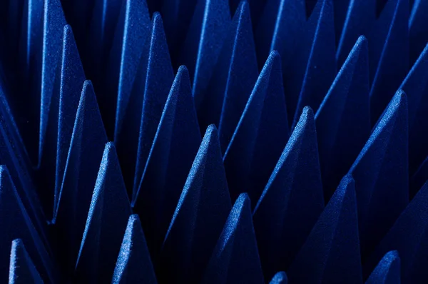 Kék Puha Hibrid Piramis Mikrohullámú Sütő Rádiófrekvenciás Abszorberek Közelről — Stock Fotó