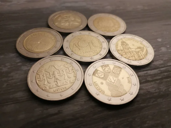Собрание Памятных Монет Номиналом Евро Деревянном Фоне — стоковое фото