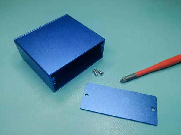 Caixa Alumínio Azul Para Projetos Eletrônicos Blindagem Pcb — Fotografia de Stock