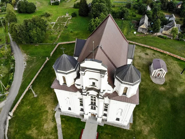 立陶宛Kraziai的圣玛丽Kraziai教堂 用无人驾驶飞机拍摄的完美构想航空摄影 — 图库照片