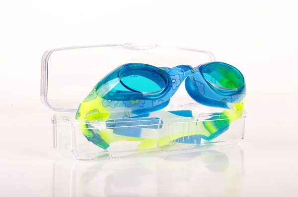 Simglasögon För Ögat Proection Simning Isolerad Den Ljusa Bakgrunden — Stockfoto