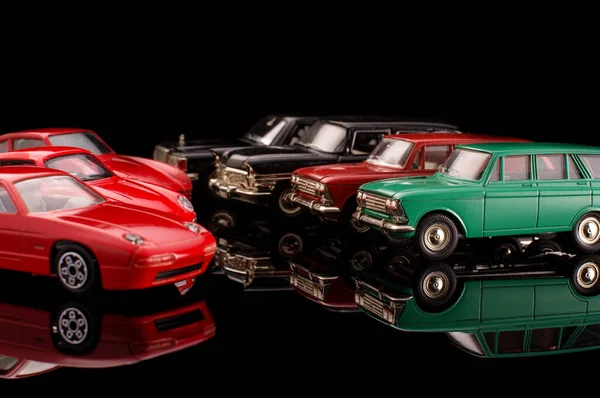 Collezioni Modelli Auto Moderne Vintage Pressofuse Sullo Sfondo Riflettente Nero — Foto Stock