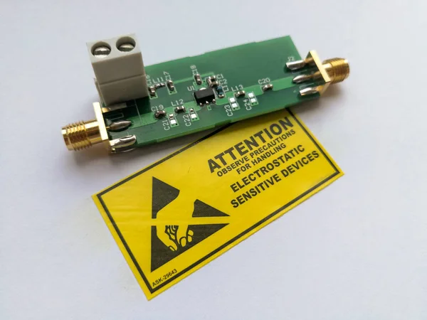 Elektrostatik Duyarlı Aygıtlar Etiketleme Bileşenleri Ile Elektronik Pcb — Stok fotoğraf