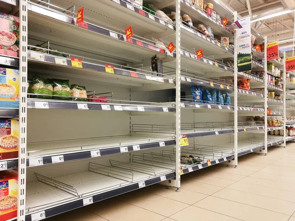 Kaunas Lithuania February 2020 Empty Shelves Maxima Supermarket Shortages Products Stockfoto