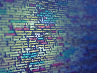 Mavi eşsiz bir arka plan. Doktorayı dizüstü bilgisayar ekranında programlıyorum. Sitenin program kodu Php Html Css. Web sitesi şablonu, seçici odak.