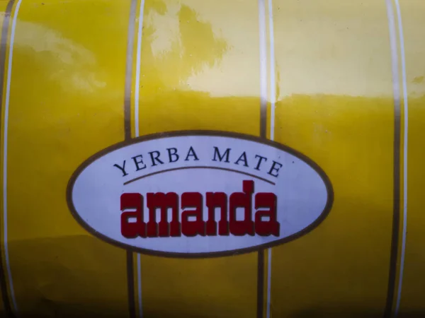 Gelbe Verpackung Von Yerba Mate Amanda Tee Als Kaffee Ersatz — Stockfoto