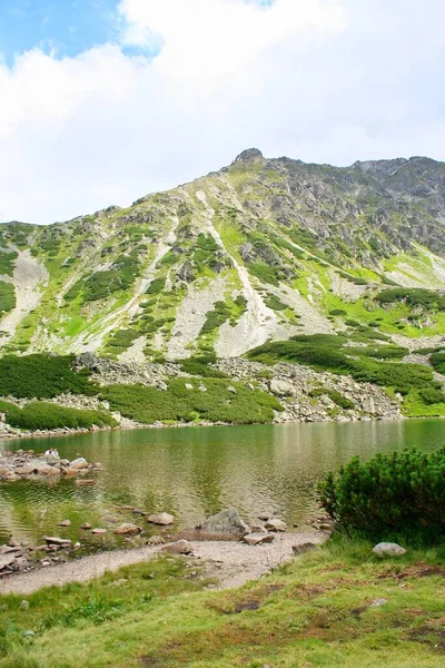 Dammen Polska Bergen Med Ljus Reflekterande Från Vattenytan Bakgrunden Tatra — Stockfoto