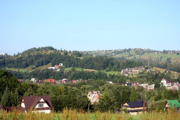 Montón Casas Unifamiliares Privadas Paisaje Las Montañas Mañana — Foto de Stock