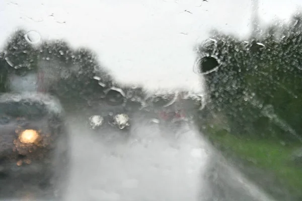 Αφηρημένη Κίνηση Βρέχει Την Ημέρα Θέα Από Κάθισμα Αυτοκινήτου — Φωτογραφία Αρχείου