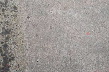 Arka plan için beton duvar beyaz ve gri renkli. Çizik ve çatlaklarla eski grunge dokuları.