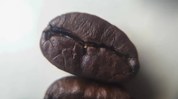 Makro Kaffebönor Isolerad Vit Bakgrund — Stockfoto