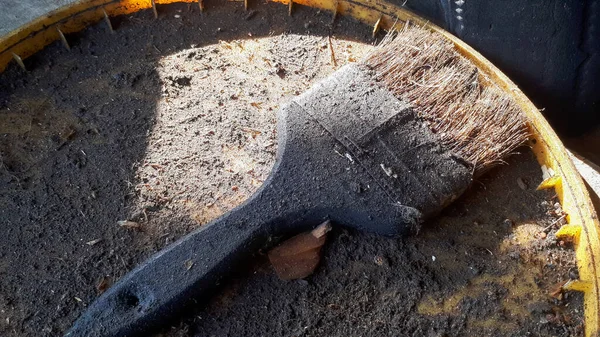 Eski Kirli Bir Fırça Eski Bir Kullanılmış Yağ Fırçası — Stok fotoğraf