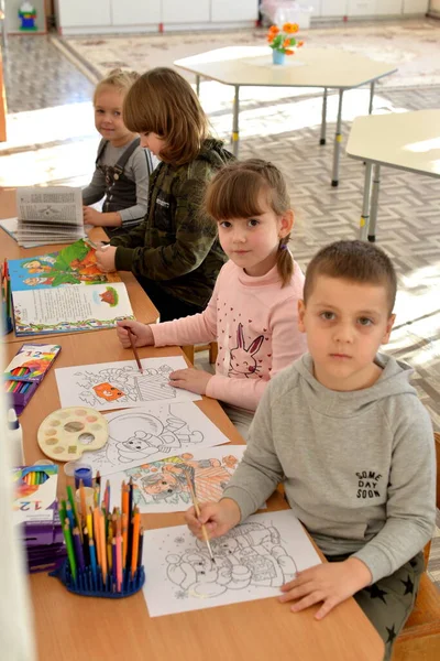 Kinderen Die Kleuterschool Spelen — Stockfoto