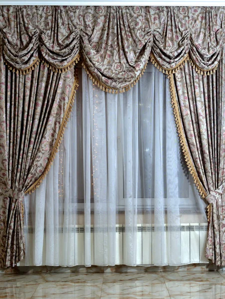 Hermosas Cortinas Multicolores Ventana — Foto de Stock