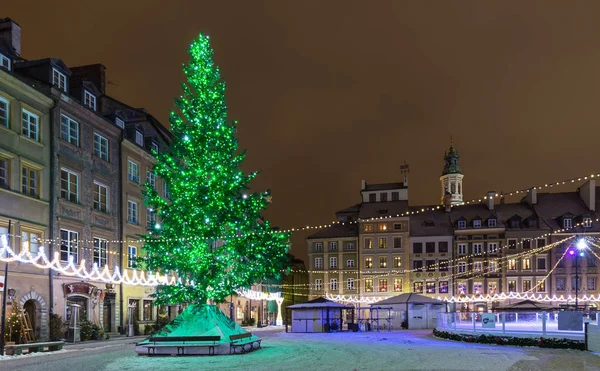 圣诞装饰品在华沙旧城。老城广场. — 图库照片