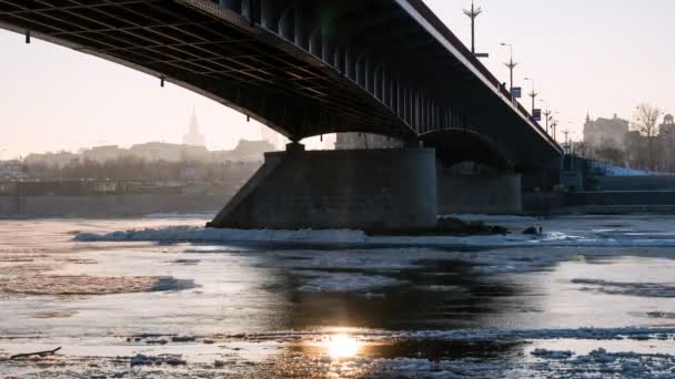 流氷流れる川ヴィスワ - タイムラプス — ストック動画