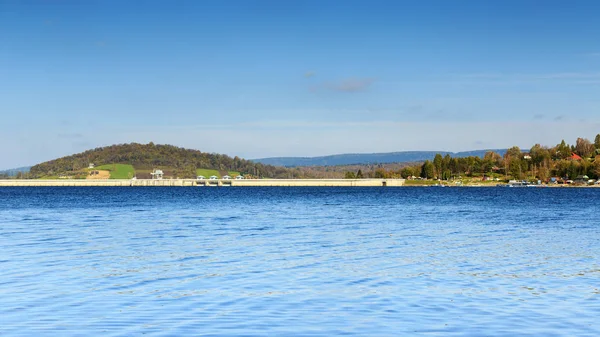 Dam på den sjön Solina — Stockfoto