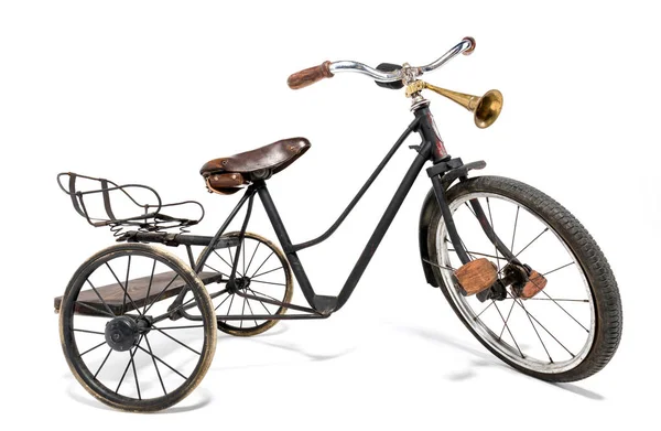 Oude fiets in retro stijl op een witte achtergrond — Stockfoto