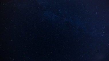 Gece gökyüzünde - timelapse yıldız