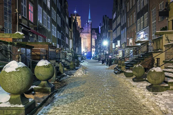 Старый город Гданьск, улица Марьяцкого зимой — стоковое фото