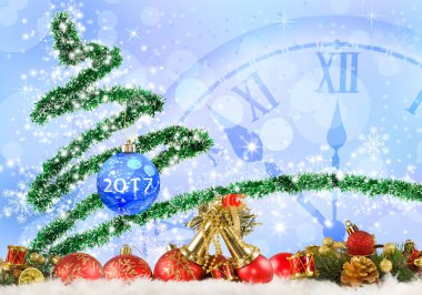 Noel ağacı ve saat görüntü yakın çekim.