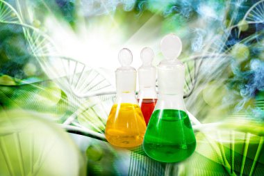  Şişeler laboratuvarında sıvı ile yakın çekim