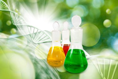  Şişeler laboratuvarında sıvı ile yakın çekim