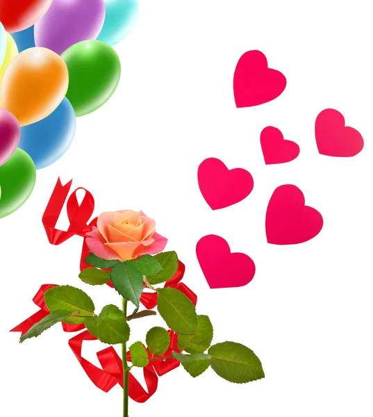 Kép egyetlen rose, léggömbök és szívét, mint egy szimbólum, a szeretet és ünnep — Stock Fotó
