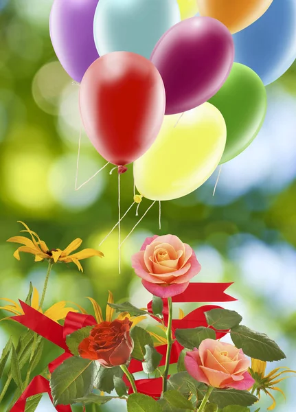 Imagem de belas flores e balões coloridos no fundo do céu . — Fotografia de Stock