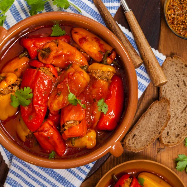 Gebakken gevulde paprika 's — Stockfoto