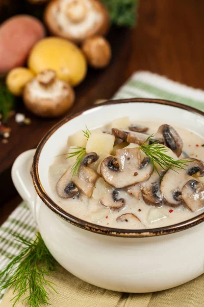 Soupe de pommes de terre aux champignons — Photo