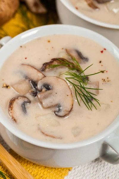 Soupe de pommes de terre aux champignons — Photo