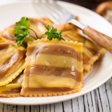 Mantarlı peynirli Ravioli