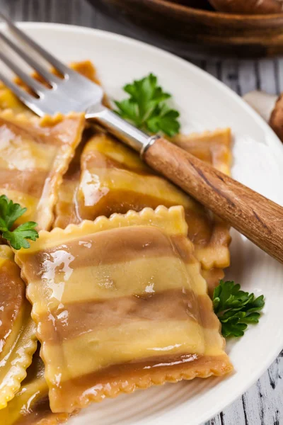 Svamp ost Ravioli — Stockfoto