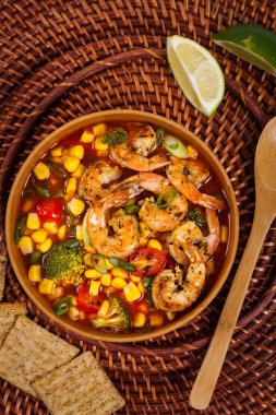 Domates karides çorbası